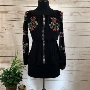 3 for $25 or 5 for $30 Beautees Juniors Top Size L